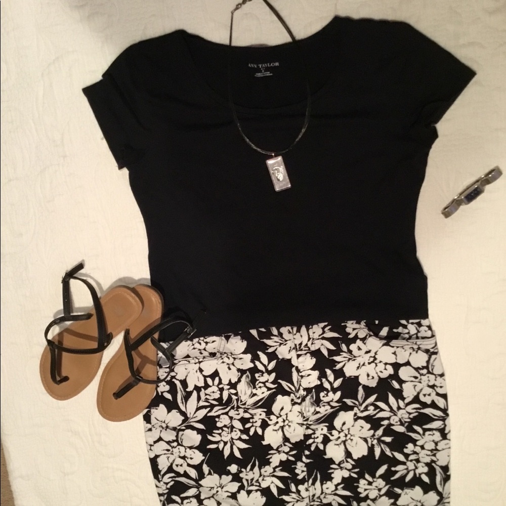 Black and white floral skirt. 3 for $15. Will Donate 12/13/21.